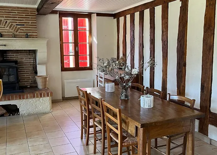 Gite Maison Campagne Дом отдыха Lavazan